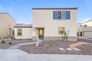 8235 W Albeniz Pl Phoenix, AZ 85043
